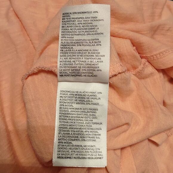 H&M peach colored t-shirt with toucan size medium - Picture 6 of 6